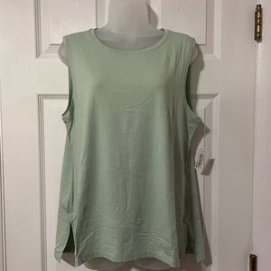 NWT Core 10 tank Large